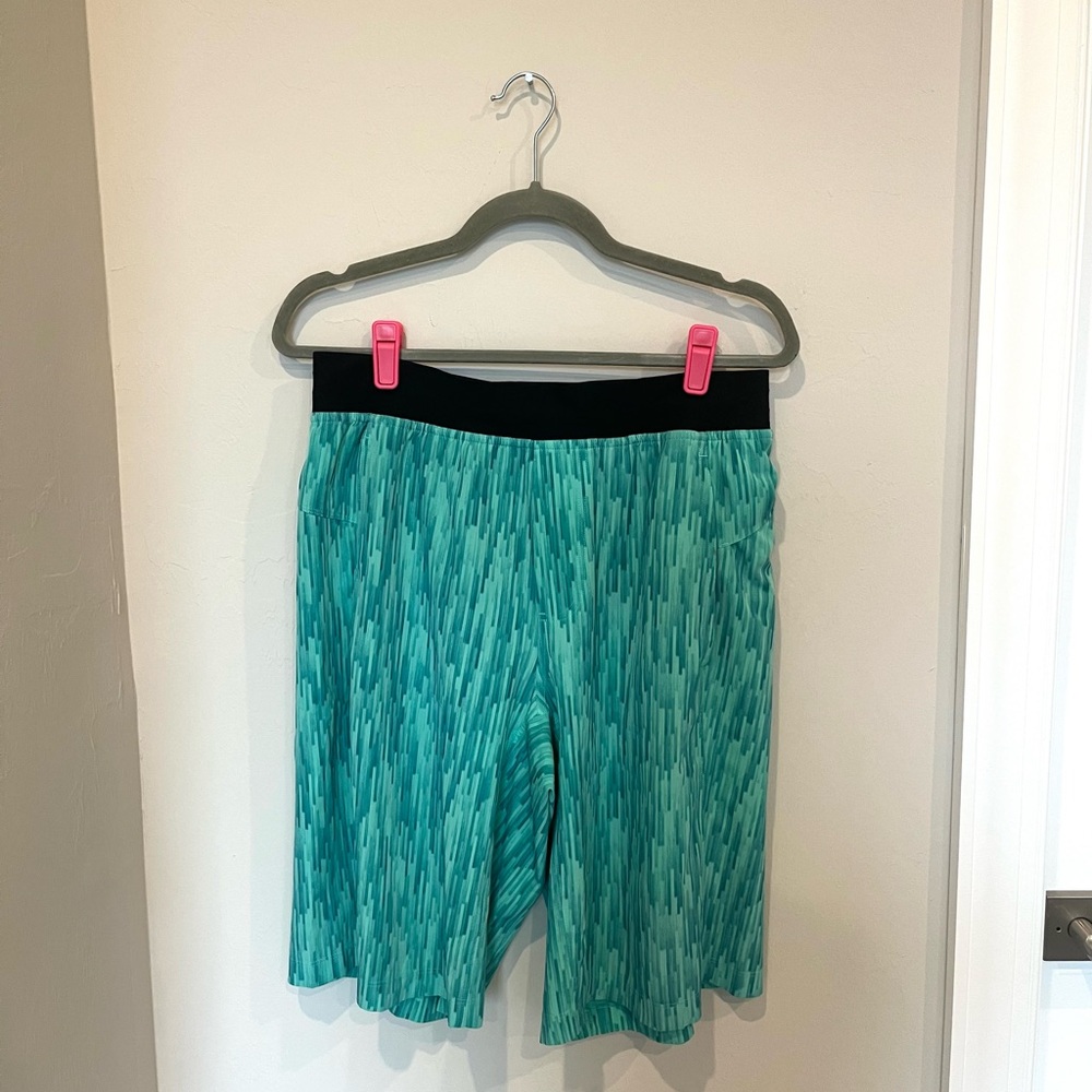 Lululemon T.H.E. Shorts Size Medium